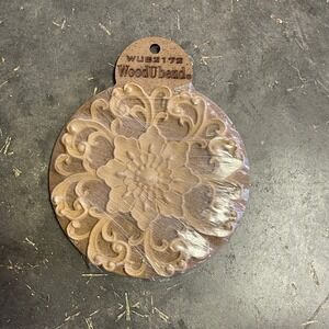 WoodUbend Floral Applique 2172 Round Decorative Moulding Furniture Embellishment